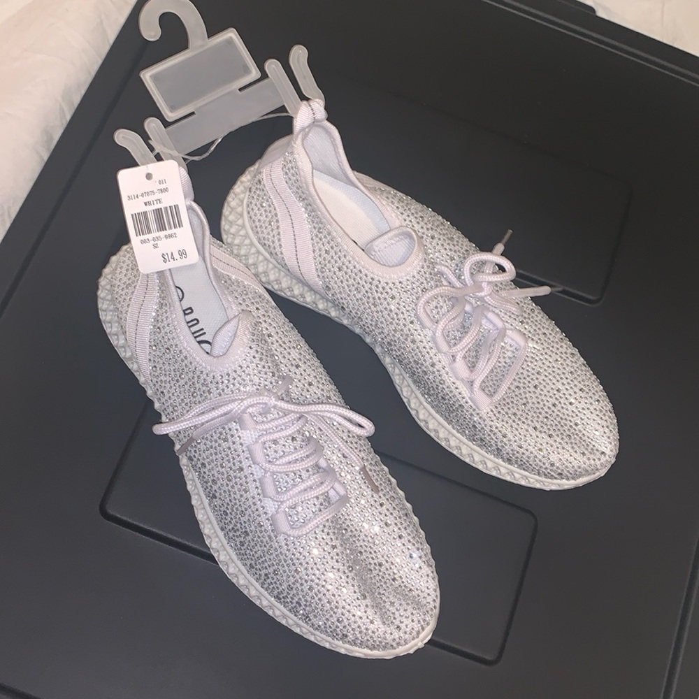 White dazzled sneakers